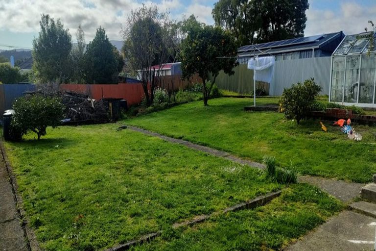 Photo of property in 14 Oxford Crescent, Ebdentown, Upper Hutt, 5018