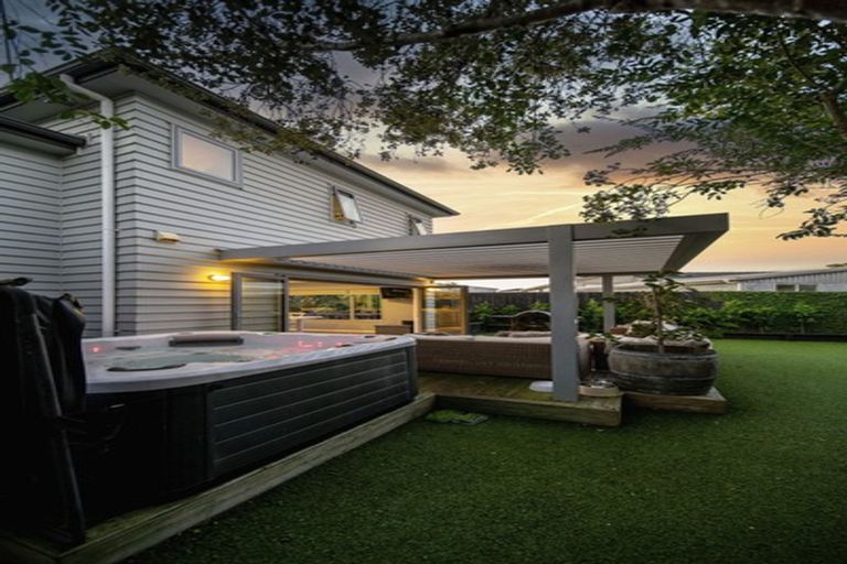 Photo of property in 13a Fiesta Drive, Half Moon Bay, Auckland, 2012