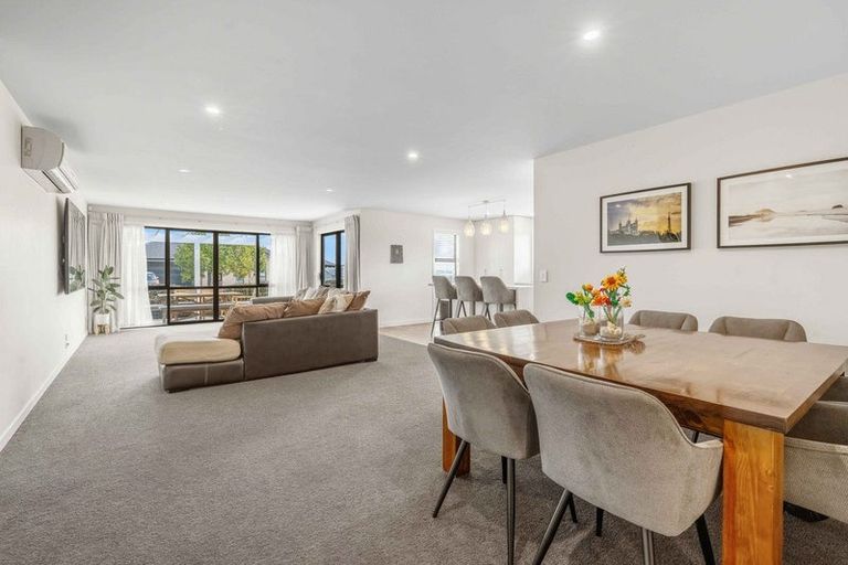 Photo of property in 14 Harding Drive, Papamoa Beach, Papamoa, 3118