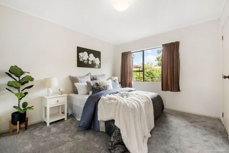 Photo of property in 5/7 Vera Road, Te Atatu South, Auckland, 0610