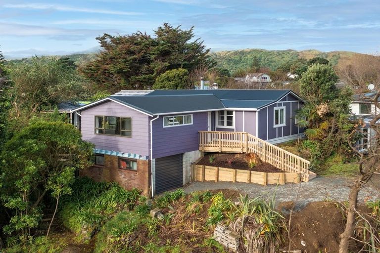 Photo of property in 36 Renown Road, Raumati South, Paraparaumu, 5032