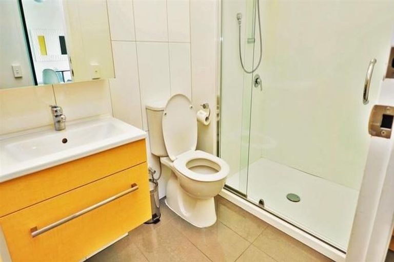 Photo of property in Twin Towers, 402/17 Putney Way, Manukau, Auckland, 2104