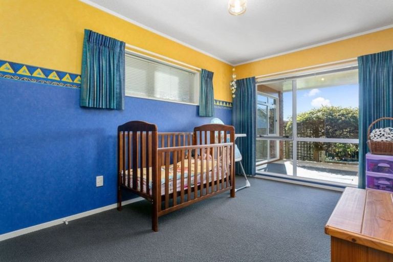 Photo of property in 321 Shakespeare Street, Leamington, Cambridge, 3432