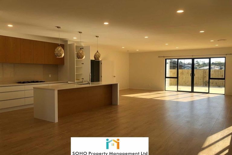 Photo of property in 64 Schoolside Road, Kumeu, 0810