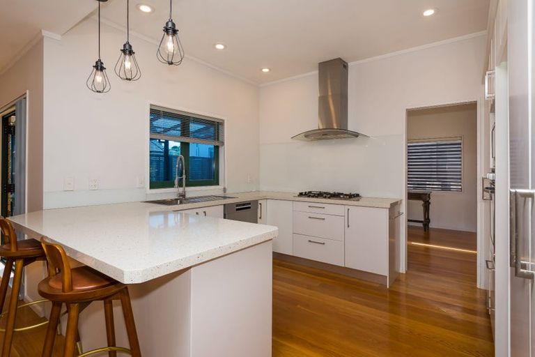 Photo of property in 23 Hugh Green Drive, Pinehill, Auckland, 0632