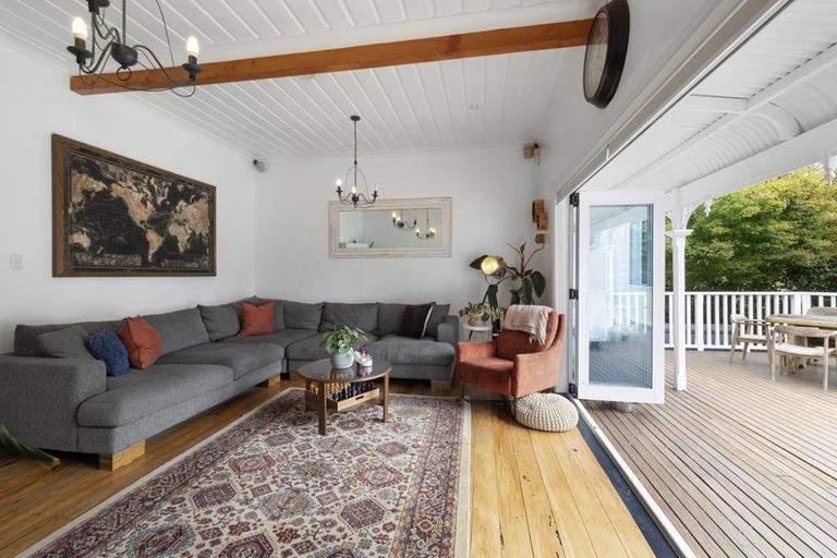 Photo of property in 160a Frankley Road, Frankleigh Park, New Plymouth, 4310