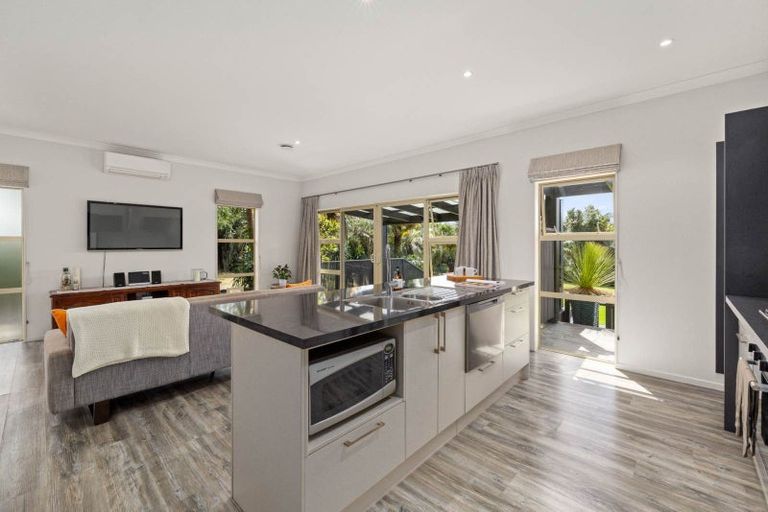 Photo of property in 17 Riddell Road, Kerikeri, 0230