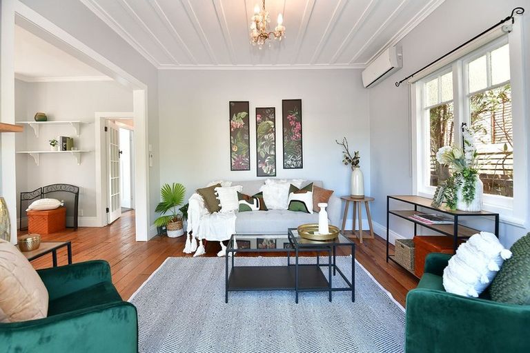 Photo of property in 43 Puriri Street, Helensville, 0800