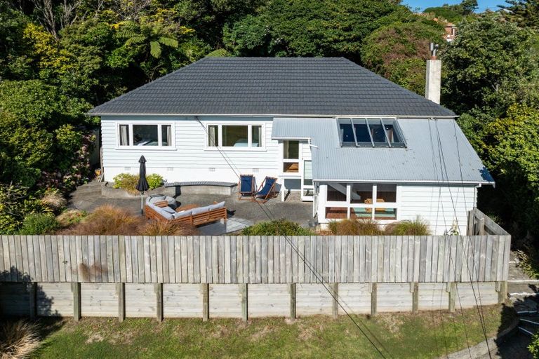 Photo of property in 104 Curtis Street, Northland, Wellington, 6012