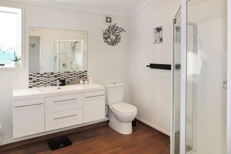Photo of property in 22 Holben Parade, Foxton Beach, Foxton, 4815