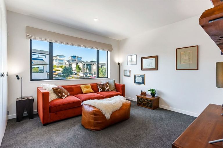 Photo of property in 14 Moki Place, Long Bay, Auckland, 0630