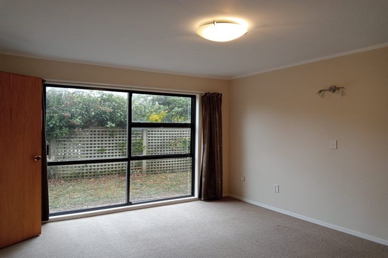 Photo of property in 32b Sailmaker Close, Whitby, Porirua, 5024