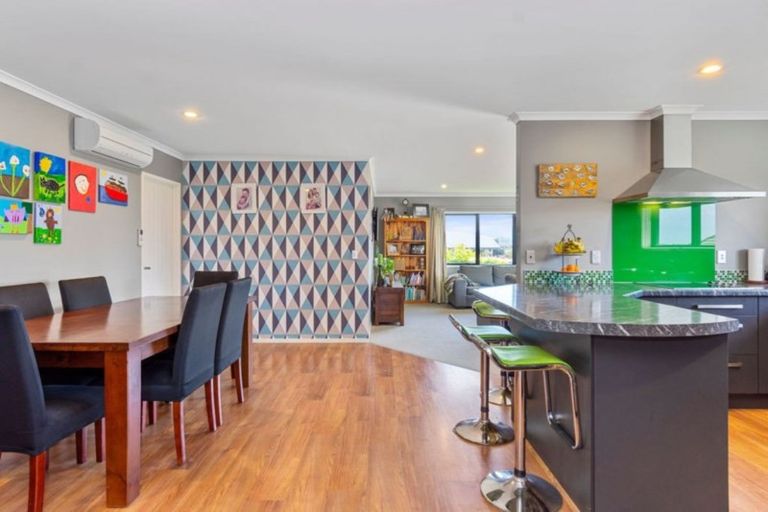 Photo of property in 11 Holyoake Terrace, Omokoroa, 3114