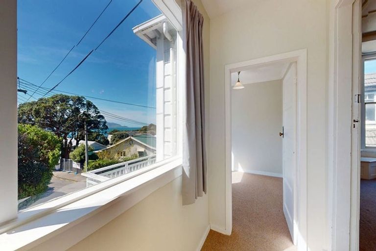 Photo of property in 3-5 Knoll Street, Island Bay, Wellington, 6023