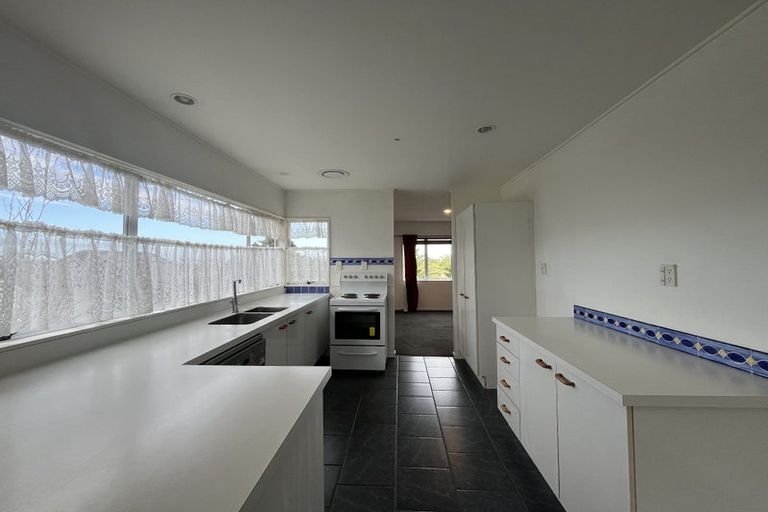 Photo of property in 103b Redoubt Road, Goodwood Heights, Auckland, 2105