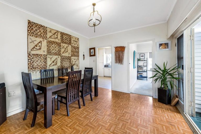 Photo of property in 30 Seabrook Avenue, New Lynn, Auckland, 0600