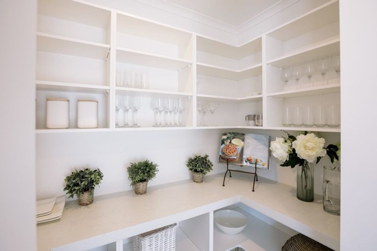 Photo of property in 16 Bridget Court, Red Beach, 0932