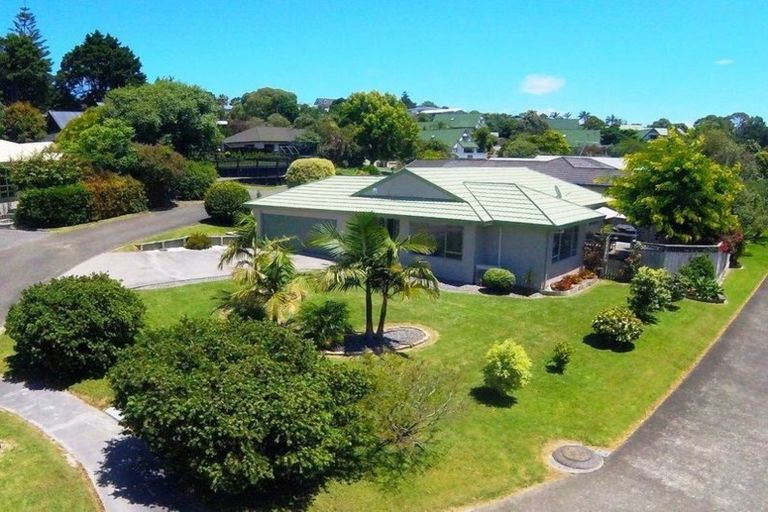 Photo of property in 15 Brookvale Park, Stanmore Bay, Whangaparaoa, 0932