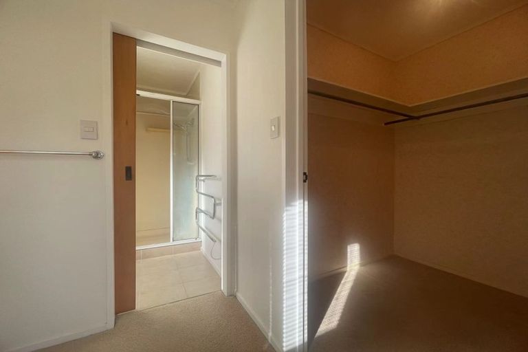 Photo of property in 4 Delisle Place, Windsor Park, Auckland, 0632