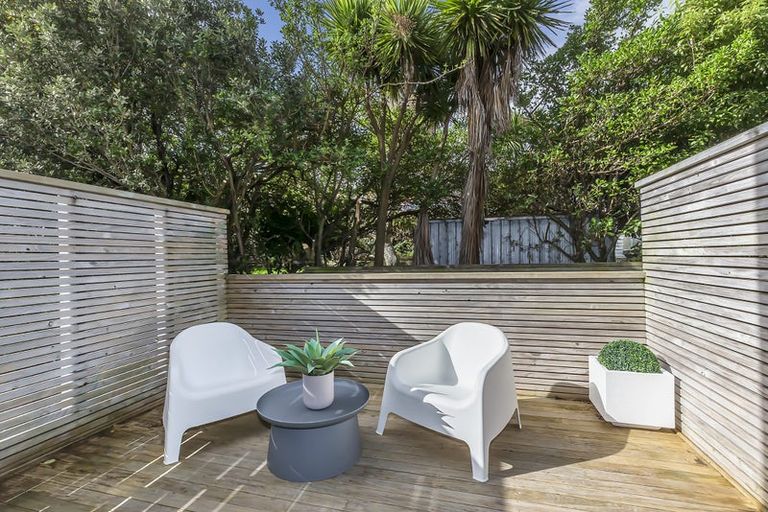 Photo of property in 1/123 The Parade, Island Bay, Wellington, 6023