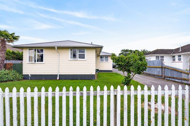 Photo of property in 5 Neal Crescent, Onekawa, Napier, 4110