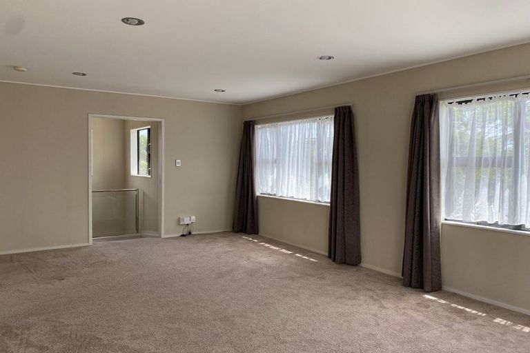 Photo of property in 5 Fielding Crescent, Farm Cove, Auckland, 2012