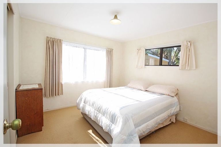 Photo of property in 3a Dale Road, Raumati South, Paraparaumu, 5032