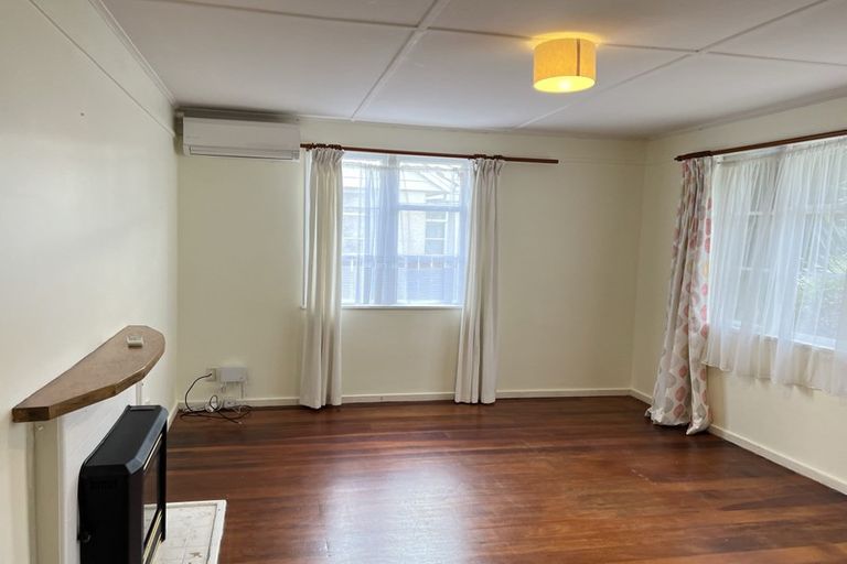 Photo of property in 10 Kowhai Street, Naenae, Lower Hutt, 5011