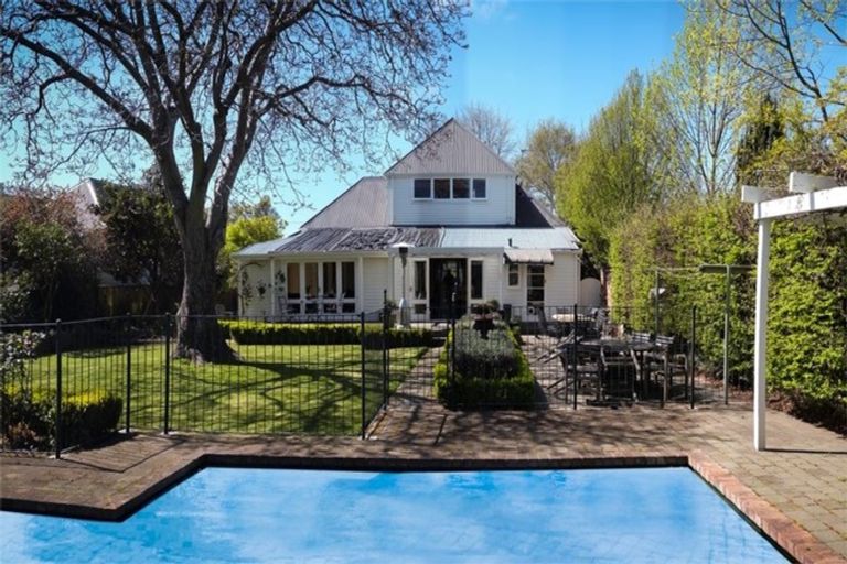 Photo of property in 67 Garden Road, Merivale, Christchurch, 8014