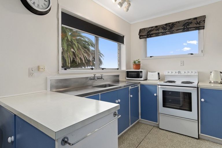 Photo of property in 140 Kingswood Road, Brookfield, Tauranga, 3110