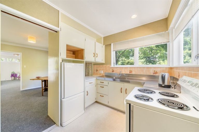 Photo of property in 96 Pinehaven Road, Pinehaven, Upper Hutt, 5019