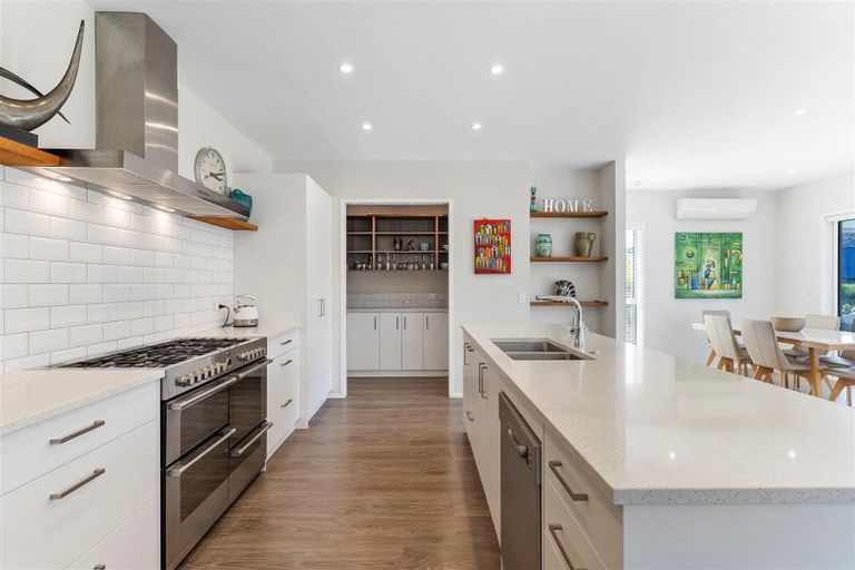 Photo of property in 6 Fruitlands Road, Kumeu, 0810