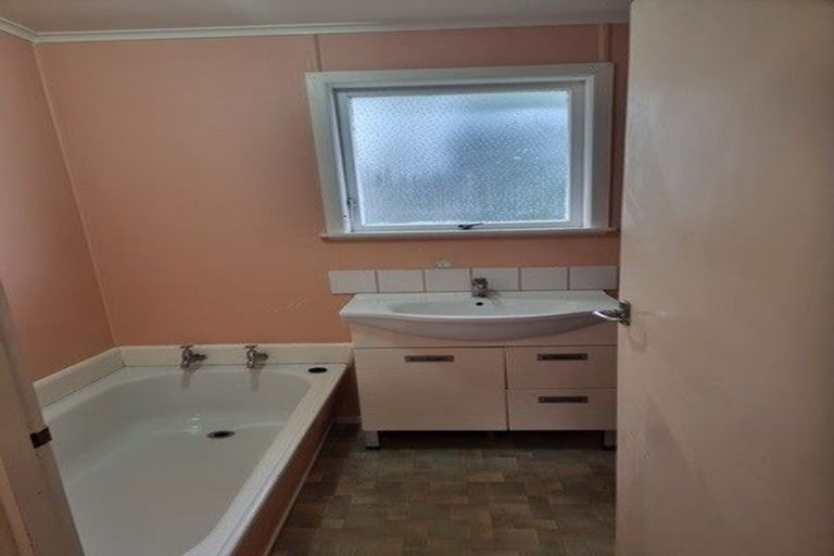 Photo of property in 84 Monarch Avenue, Hillcrest, Auckland, 0627