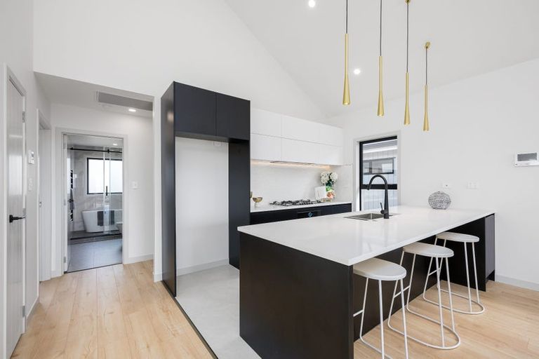 Photo of property in 60 Matangi View Drive, Orewa, 0931