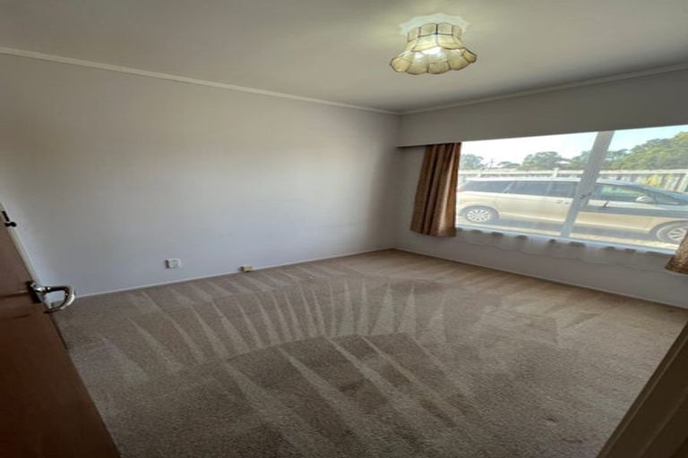 Photo of property in 2/142 Birkdale Road, Birkdale, Auckland, 0626