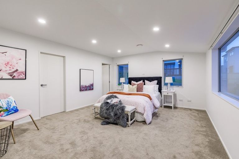 Photo of property in 3 Tuangi Street, Long Bay, Auckland, 0630