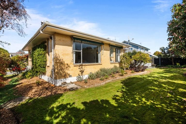 Photo of property in 10 Highfield Place, Avonhead, Christchurch, 8042