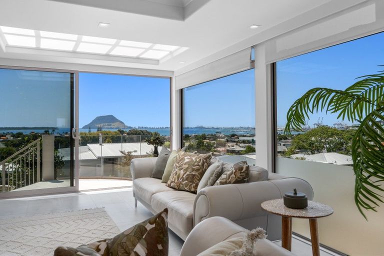 Photo of property in 3 Seaview Road, Otumoetai, Tauranga, 3110