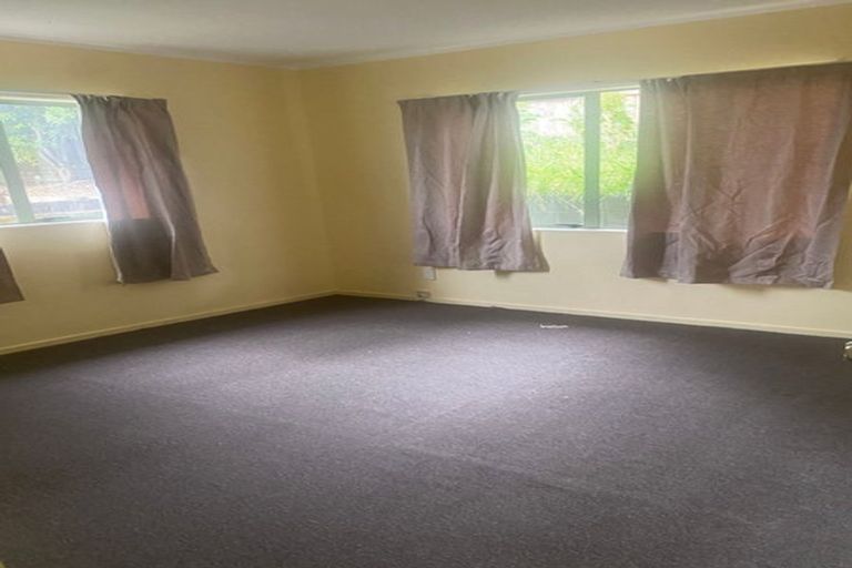 Photo of property in 4/8 Eulogy Place, Randwick Park, Auckland, 2105