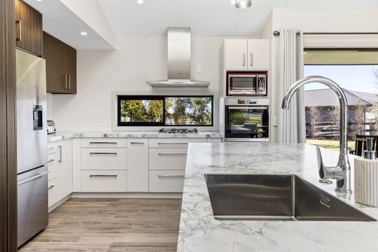 Photo of property in 3 Karaka Place, Kinloch, Taupo, 3377