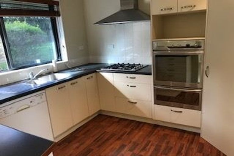 Photo of property in 9 Louvain Place, Greenhithe, Auckland, 0632