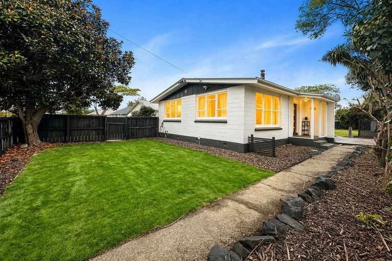 Photo of property in 39 Uxbridge Street, Redwood, Christchurch, 8051