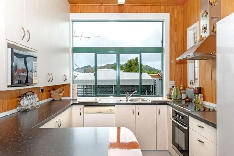 Photo of property in 17 Ormond Road, Whataupoko, Gisborne, 4010