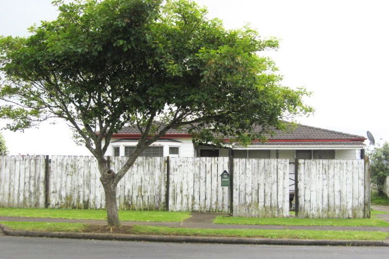 Photo of property in 35 Matapouri Road, Mangere Bridge, Auckland, 2022