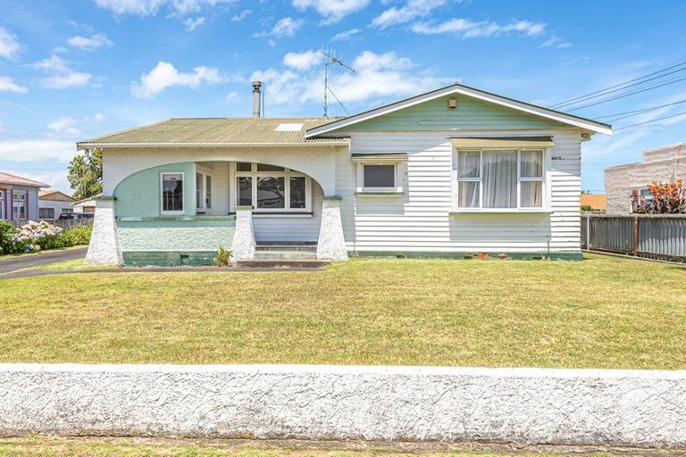 Photo of property in 3 Duigan Street, Gonville, Whanganui, 4501