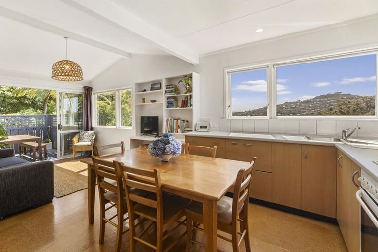 Photo of property in 58 Homewood Crescent, Karori, Wellington, 6012