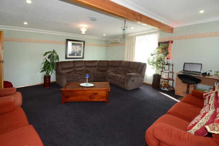Photo of property in 18 Hanlon Street, Halfway Bush, Dunedin, 9010