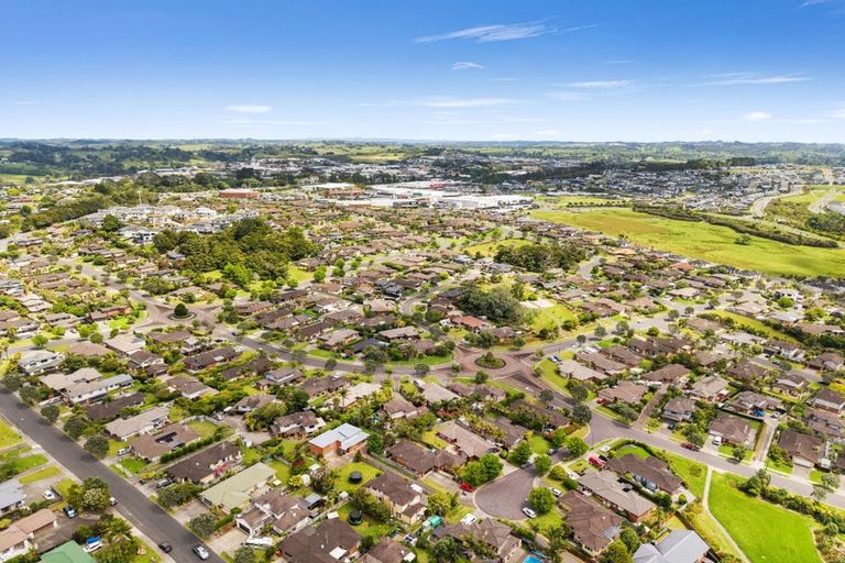 Photo of property in 8 Neaptide Close, Red Beach, 0932