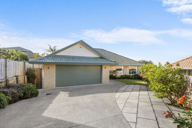Photo of property in 2/12 Pat O'connor Place, Manurewa, Auckland, 2105
