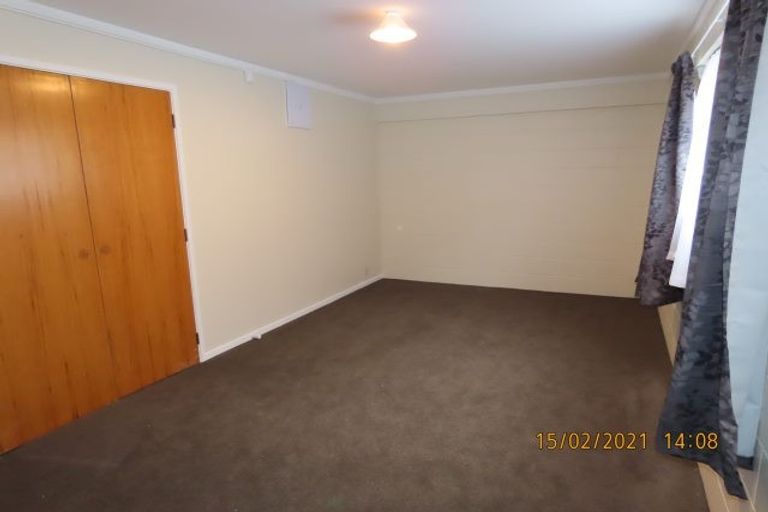 Photo of property in 8 Bodi Place, Te Atatu South, Auckland, 0610